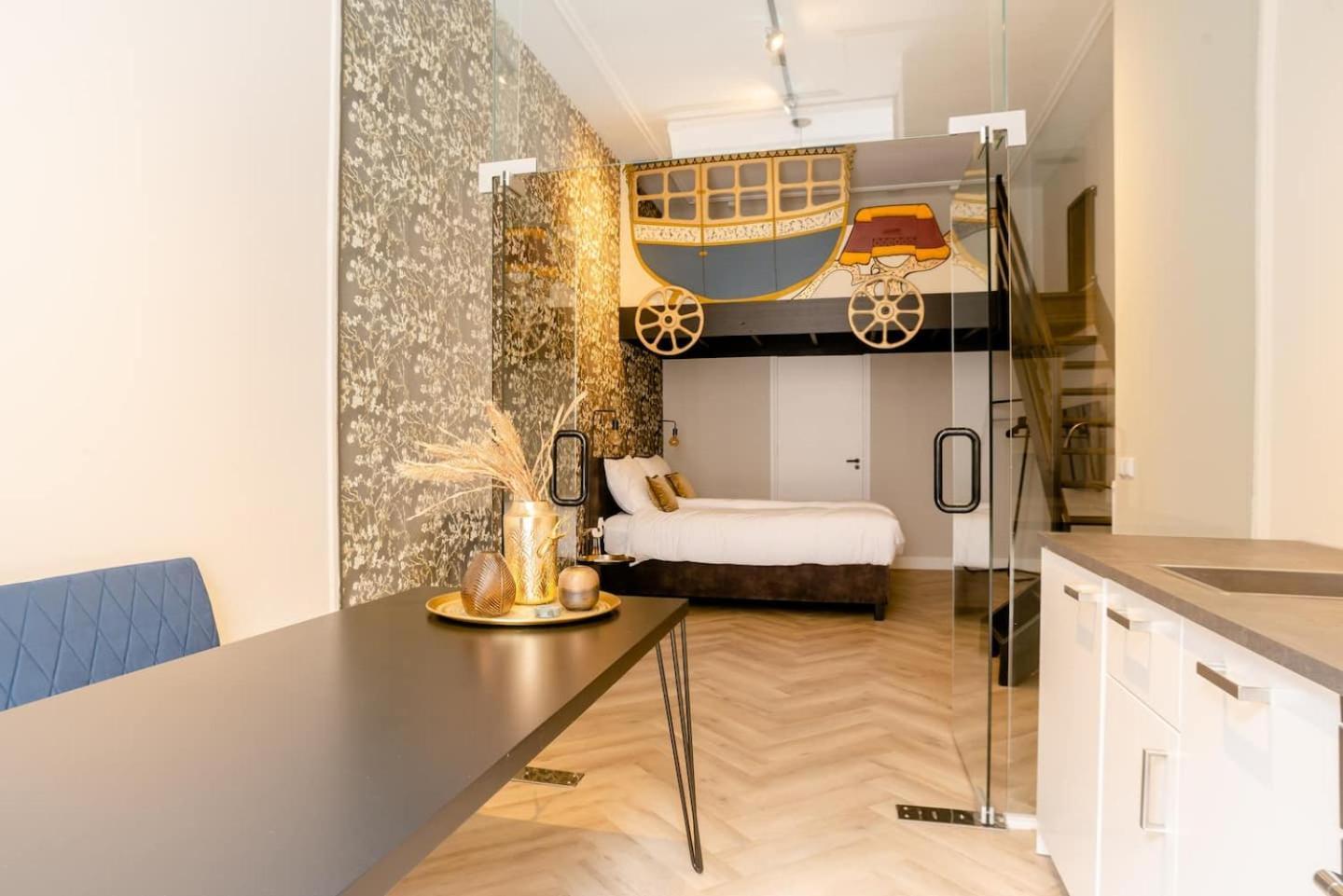 Child Favorite Coach House City Villa Тилбург Экстерьер фото
