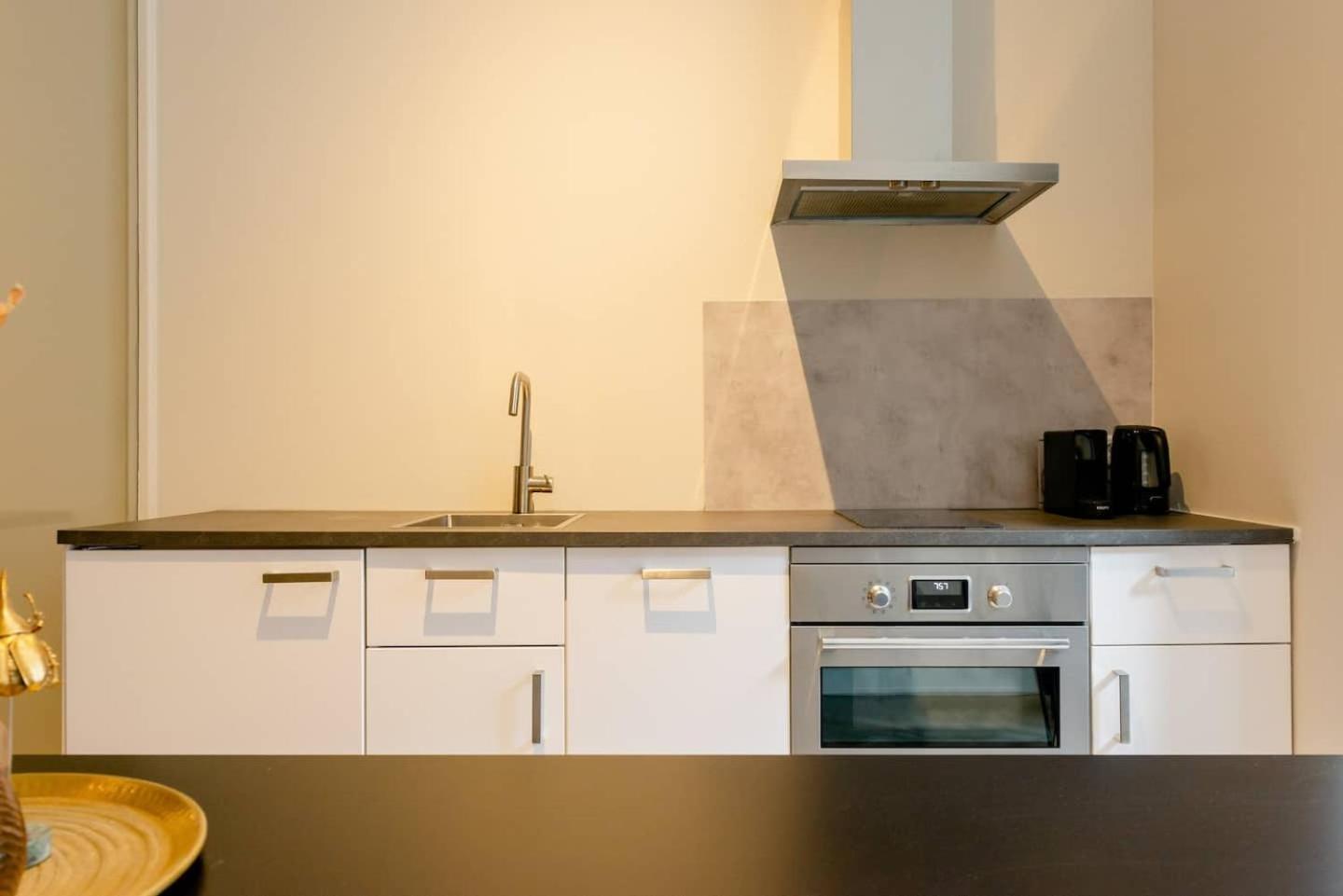 Child Favorite Coach House City Villa Тилбург Экстерьер фото